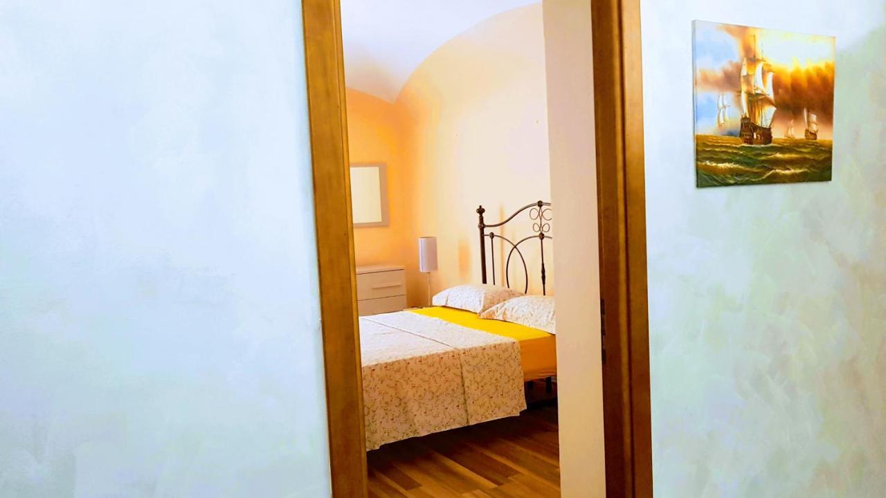 Appuntamento Al Porto Villa Savona Bagian luar foto