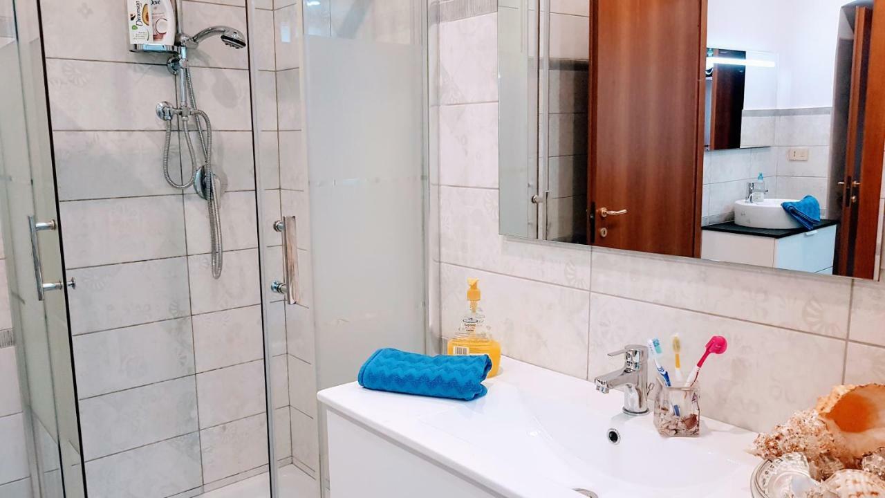 Appuntamento Al Porto Villa Savona Bagian luar foto